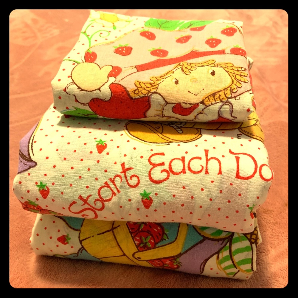 Vintage Strawberry Shortcake twin sheet set
